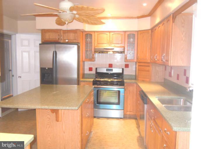7210 Kempton Road Lanham, MD 20706 - Photo 5 of 16 Kitchen