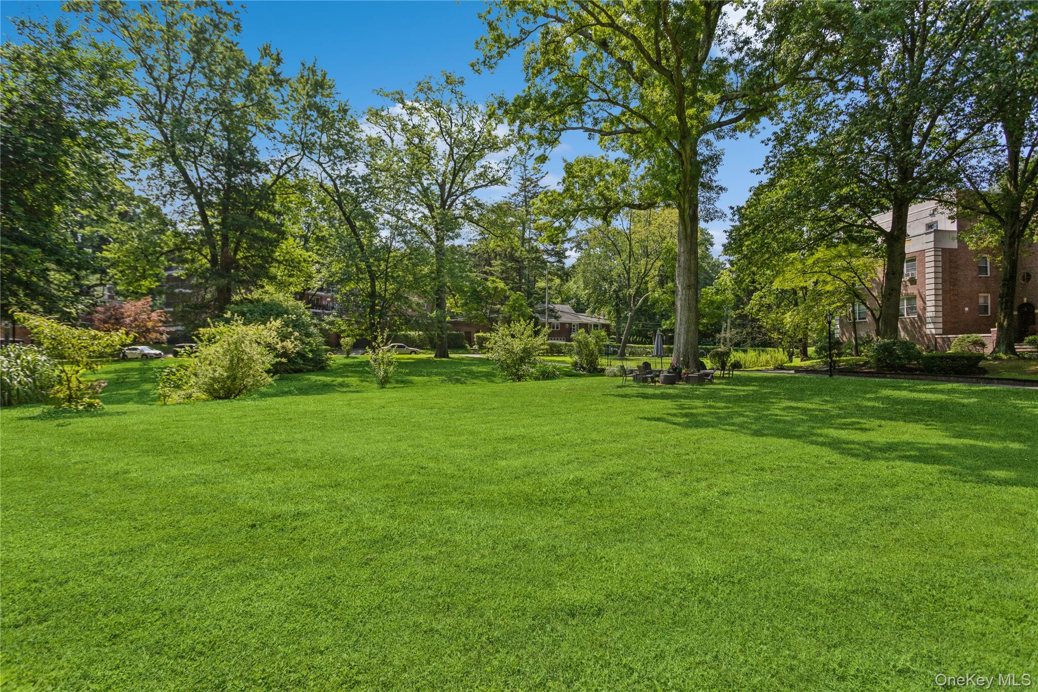 13 Sunnybrook Road, Unit 3D Bronxville, NY 10708 - Photo 14 of 17 a view of a park