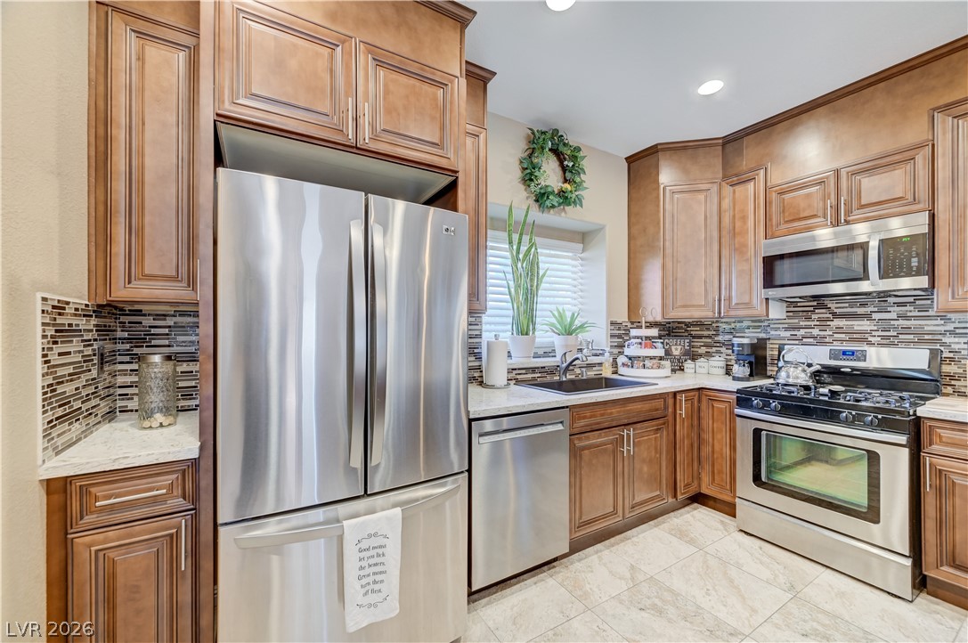 3483 Rising Sun Drive Las Vegas, NV 89117 - Photo 12 of 39 STAINLESS APPLIANCES