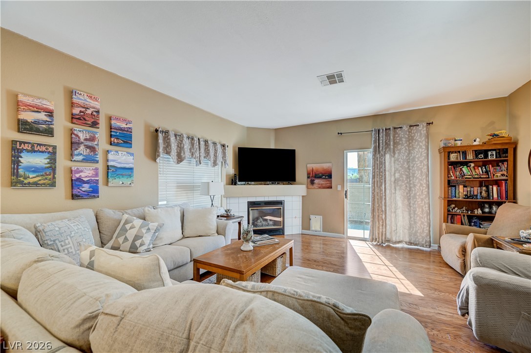 3483 Rising Sun Drive Las Vegas, NV 89117 - Photo 6 of 39 LIVING ROOM