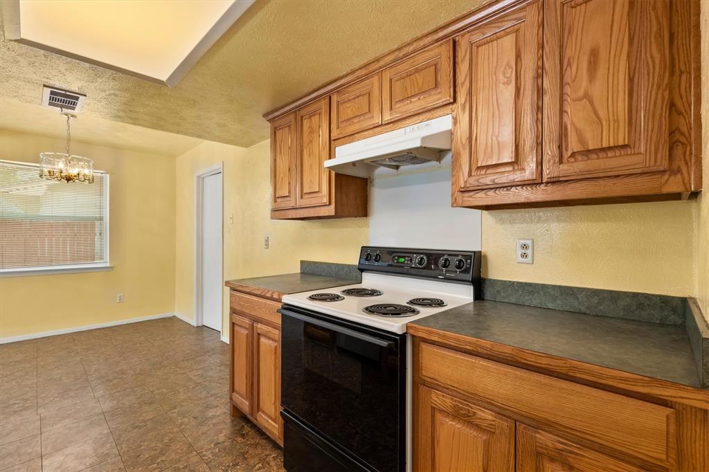 1211 Rancho Drive Mesquite, TX 75149 - Photo 11 of 32