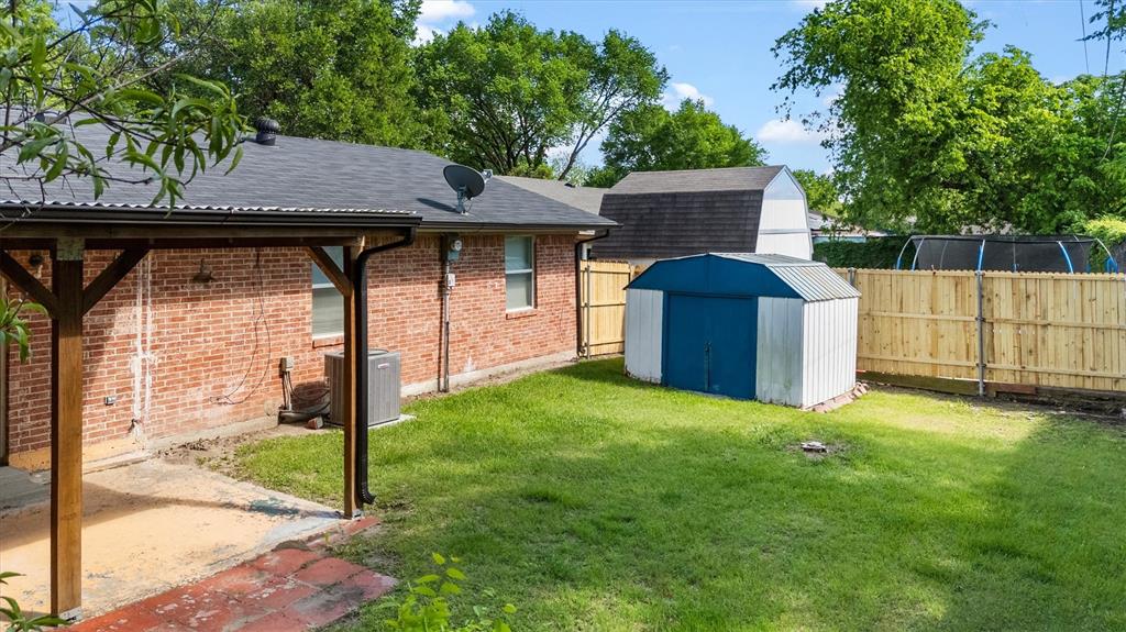 1211 Rancho Drive Mesquite, TX 75149 - Photo 3 of 32