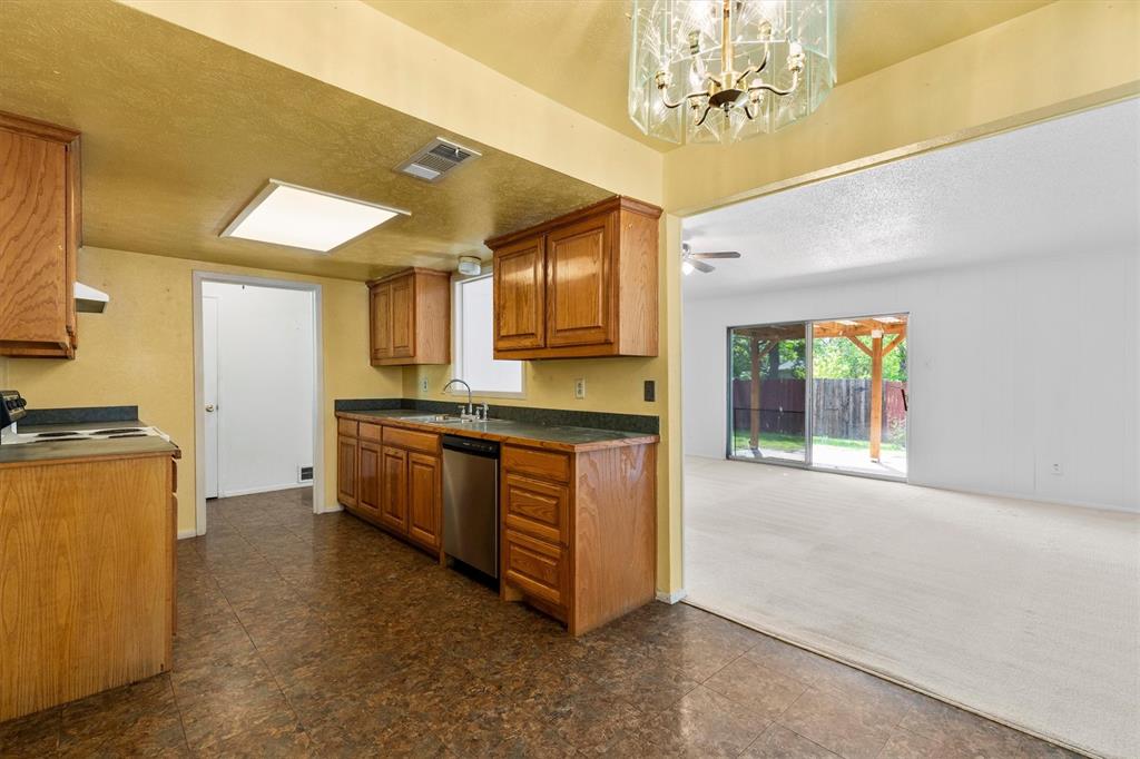 1211 Rancho Drive Mesquite, TX 75149 - Photo 10 of 32