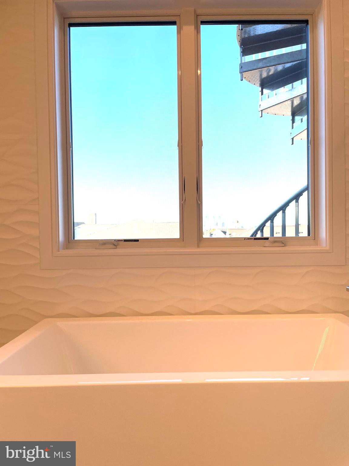 2011 Renaissance Walk, Unit 13 Philadelphia, PA 19145 - Photo 38 of 52 Soaking tub - 4th fl bath