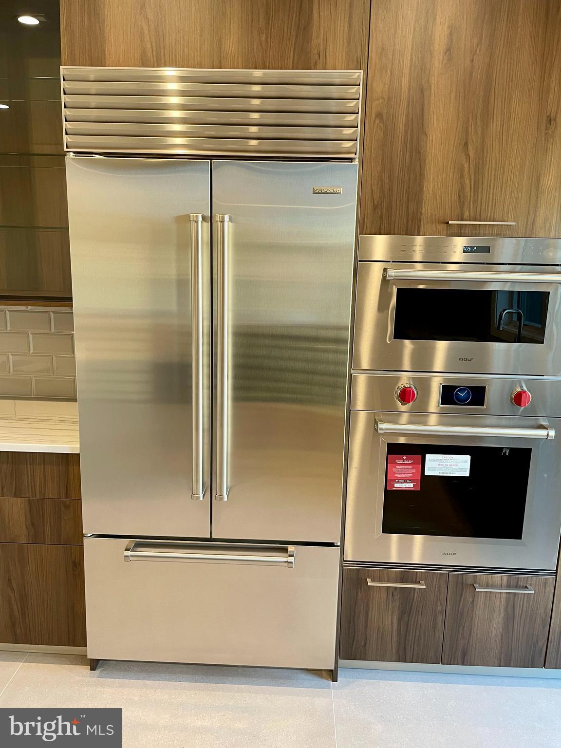 2011 Renaissance Walk, Unit 13 Philadelphia, PA 19145 - Photo 50 of 52 Top of the Line Appliances