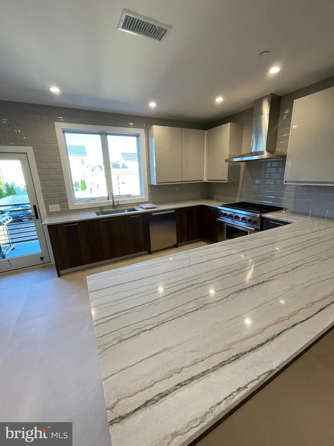 2011 Renaissance Walk, Unit 13 Philadelphia, PA 19145 - Photo 9 of 52 Gorgeous countertops - Angelo's marble & granite