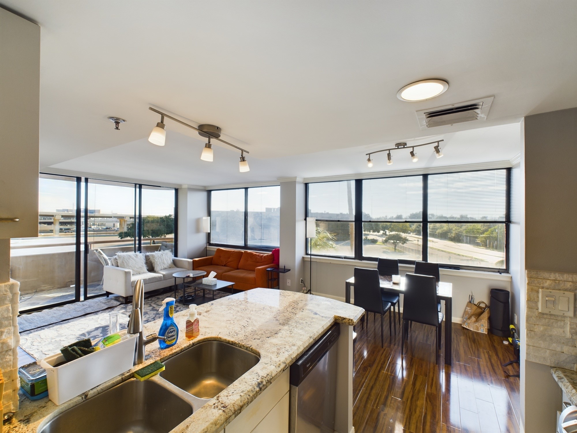 3525 Sage Road, Unit 403 Houston, TX 77056 - Photo 19 of 35 Large Granite Peninsula with Double Sink & Dishwasher