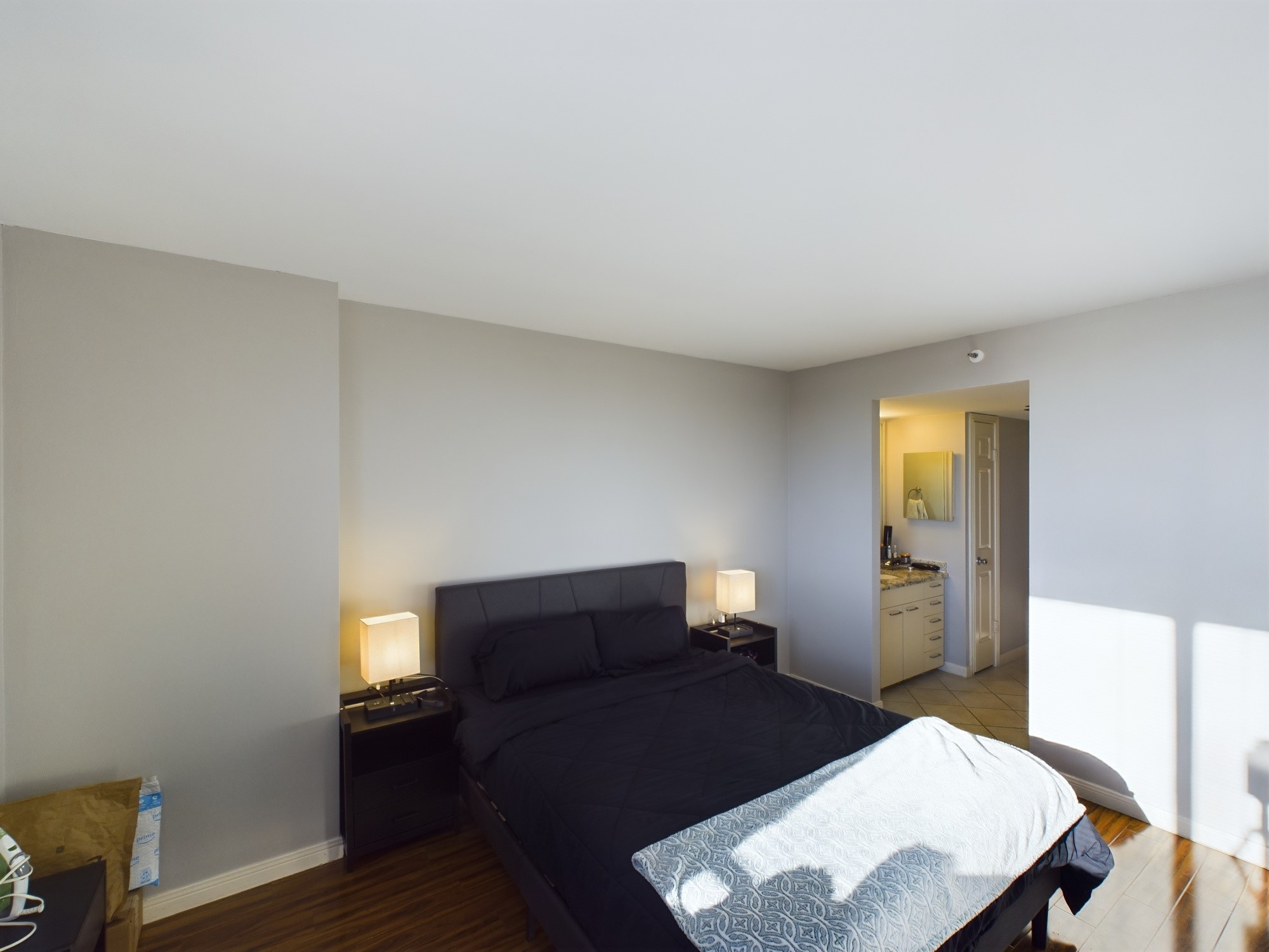 3525 Sage Road, Unit 403 Houston, TX 77056 - Photo 22 of 35 Great Size Primary Bedroom