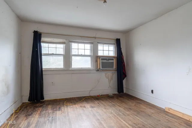 $124,500 | 1411 East Unaka Avenue, Johnson City, TN 37601