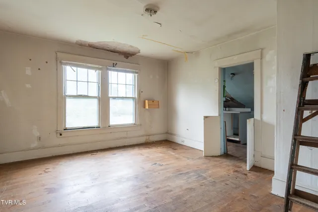 $124,500 | 1411 East Unaka Avenue, Johnson City, TN 37601