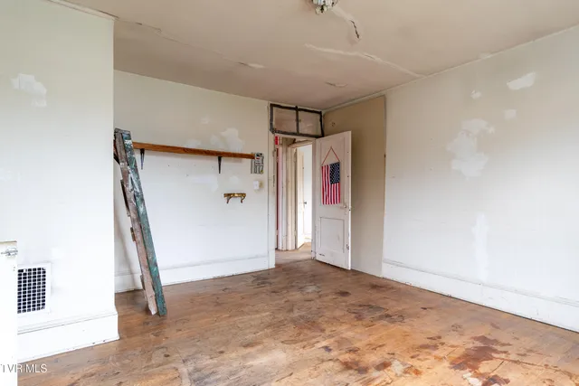 $124,500 | 1411 East Unaka Avenue, Johnson City, TN 37601