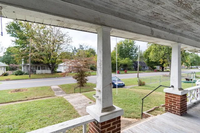 $124,500 | 1411 East Unaka Avenue, Johnson City, TN 37601