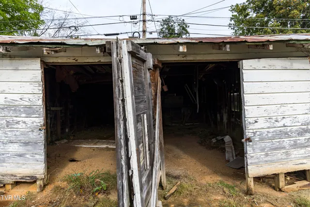 $124,500 | 1411 East Unaka Avenue, Johnson City, TN 37601