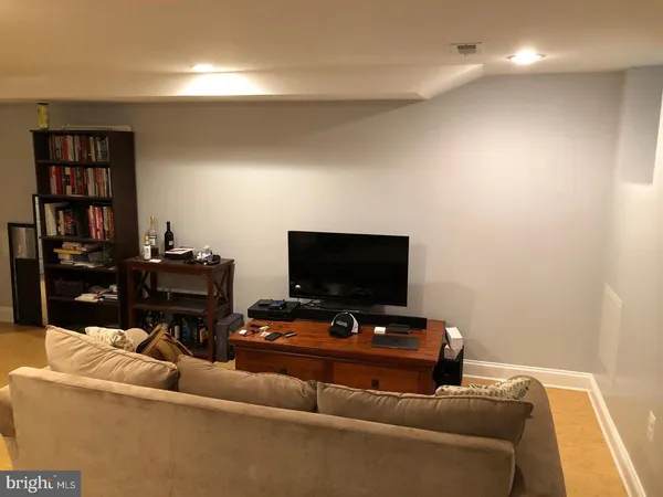 $1,650 | 2533 11th Street Northwest, Unit B, Washington, DC 20001