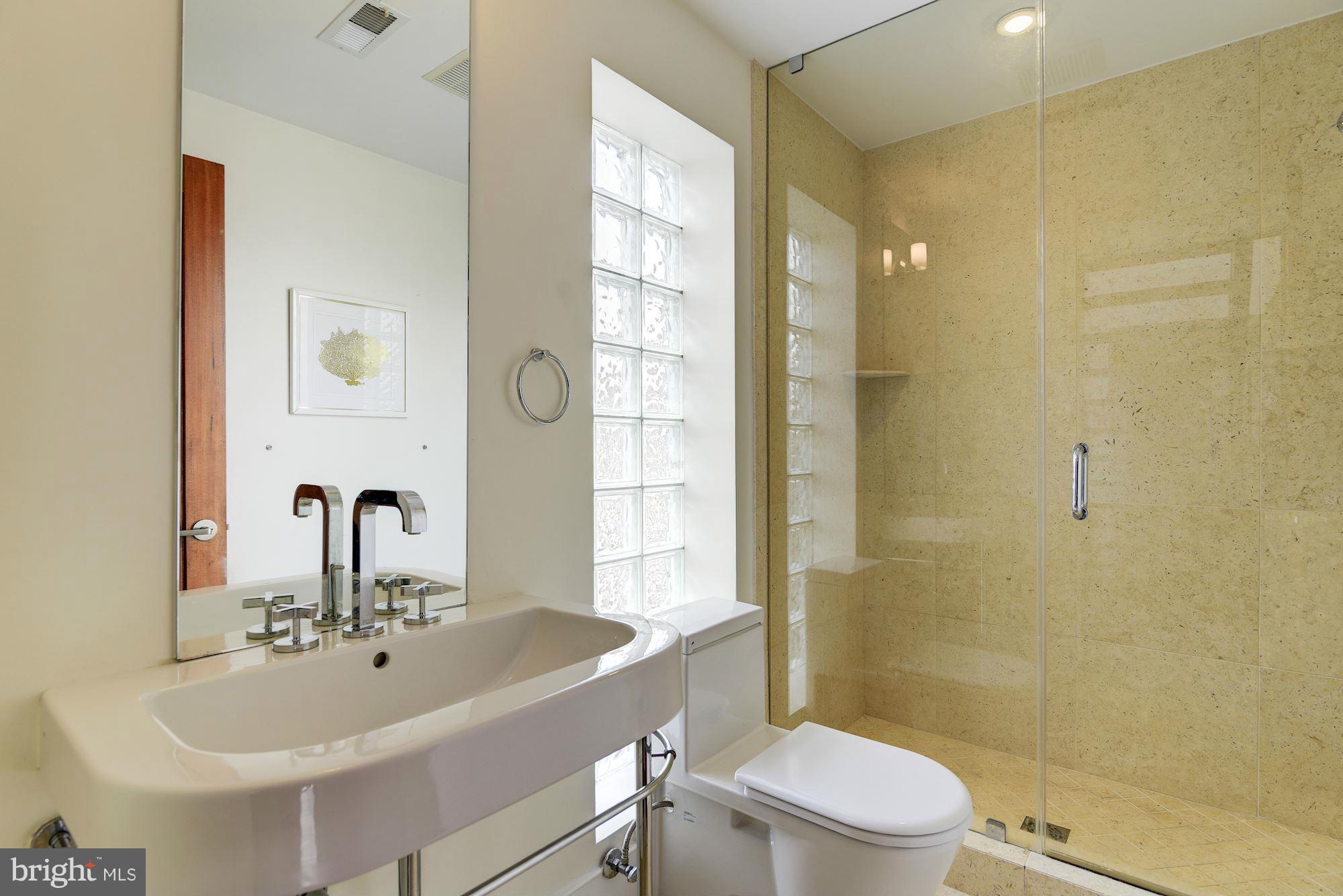 2424 18th Street Northwest, Unit R4 Washington, DC 20009 - Photo 12 of 30 Bath