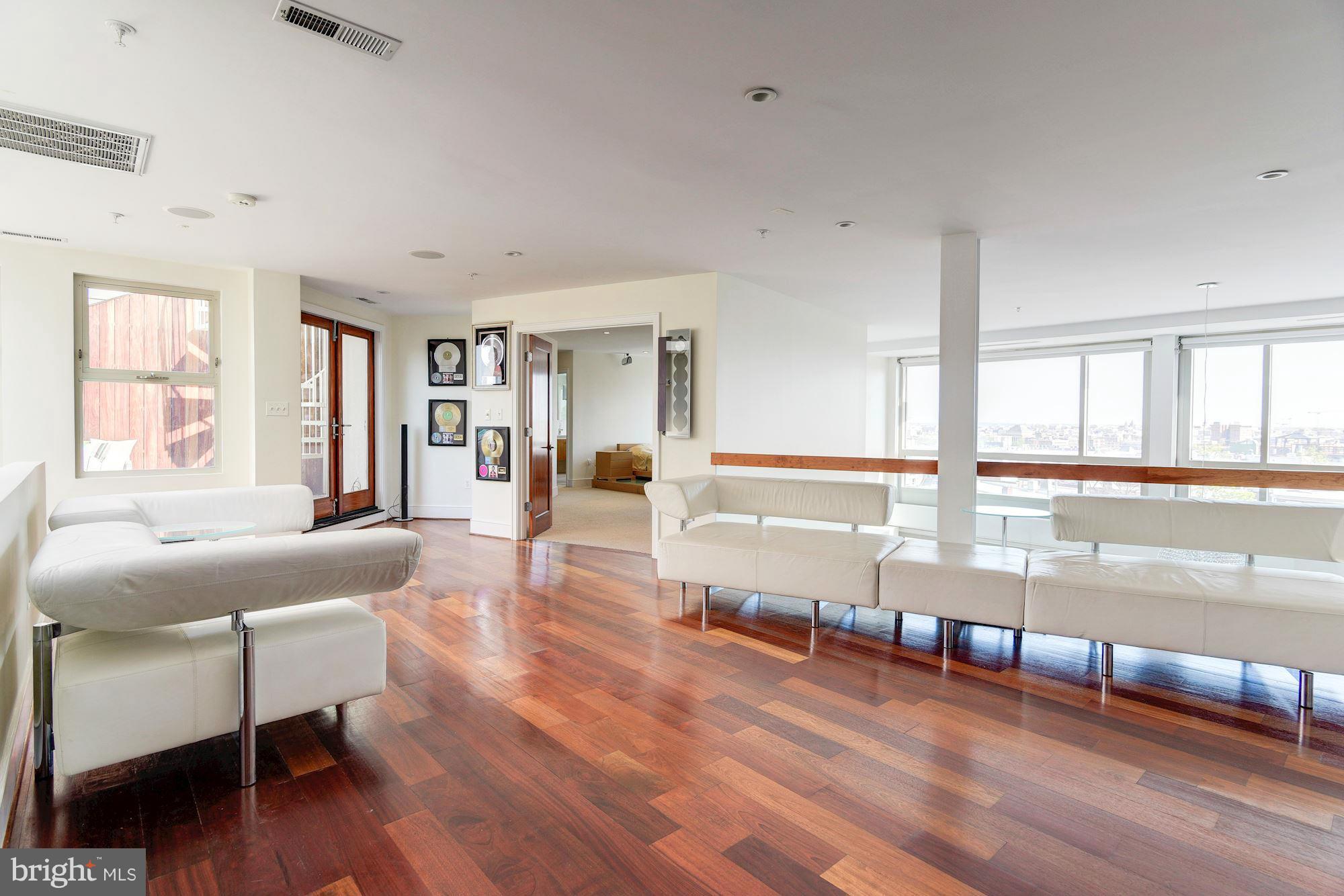 2424 18th Street Northwest, Unit R4 Washington, DC 20009 - Photo 17 of 30 Family Room