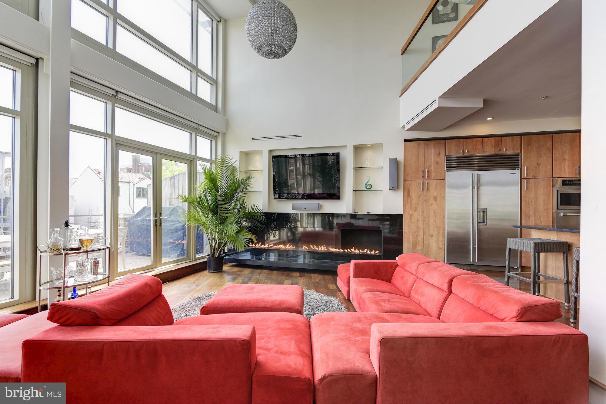 2424 18th Street Northwest, Unit R4 Washington, DC 20009 - Photo 5 of 30 Living Room