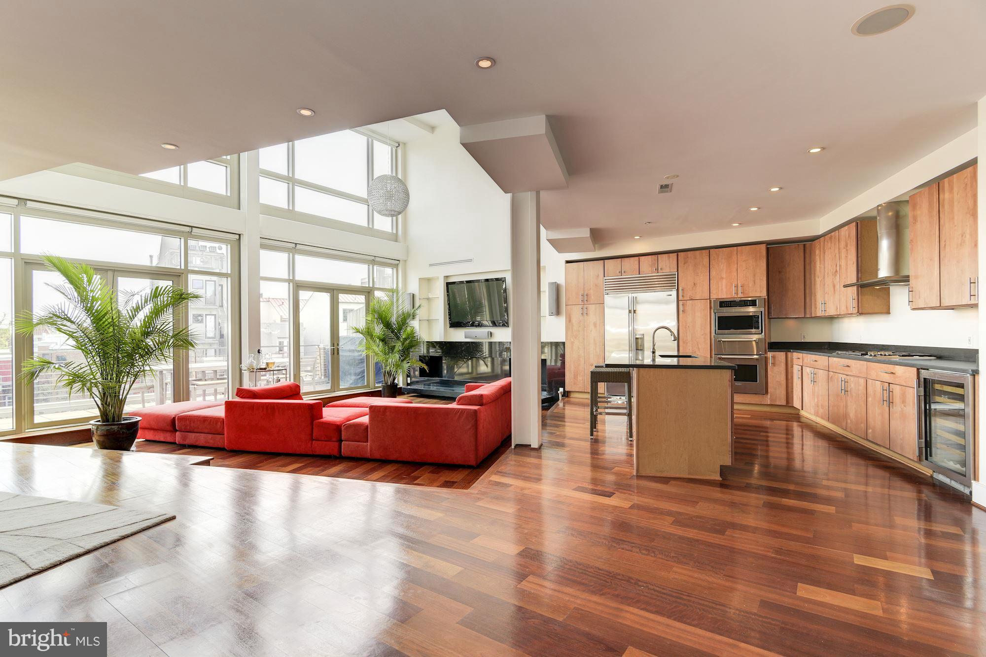 2424 18th Street Northwest, Unit R4 Washington, DC 20009 - Photo 6 of 30 Living Room