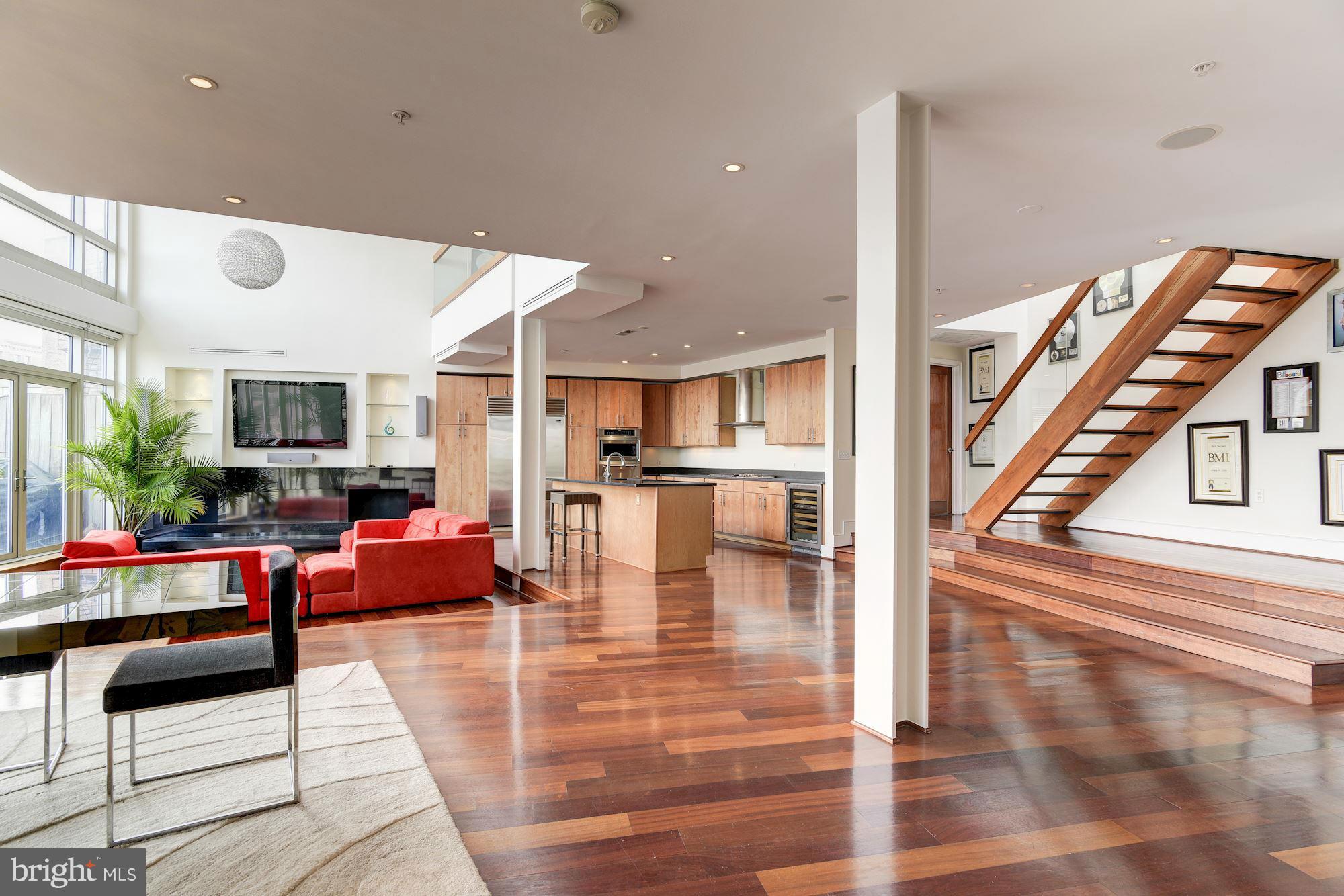 2424 18th Street Northwest, Unit R4 Washington, DC 20009 - Photo 9 of 30 Living Room