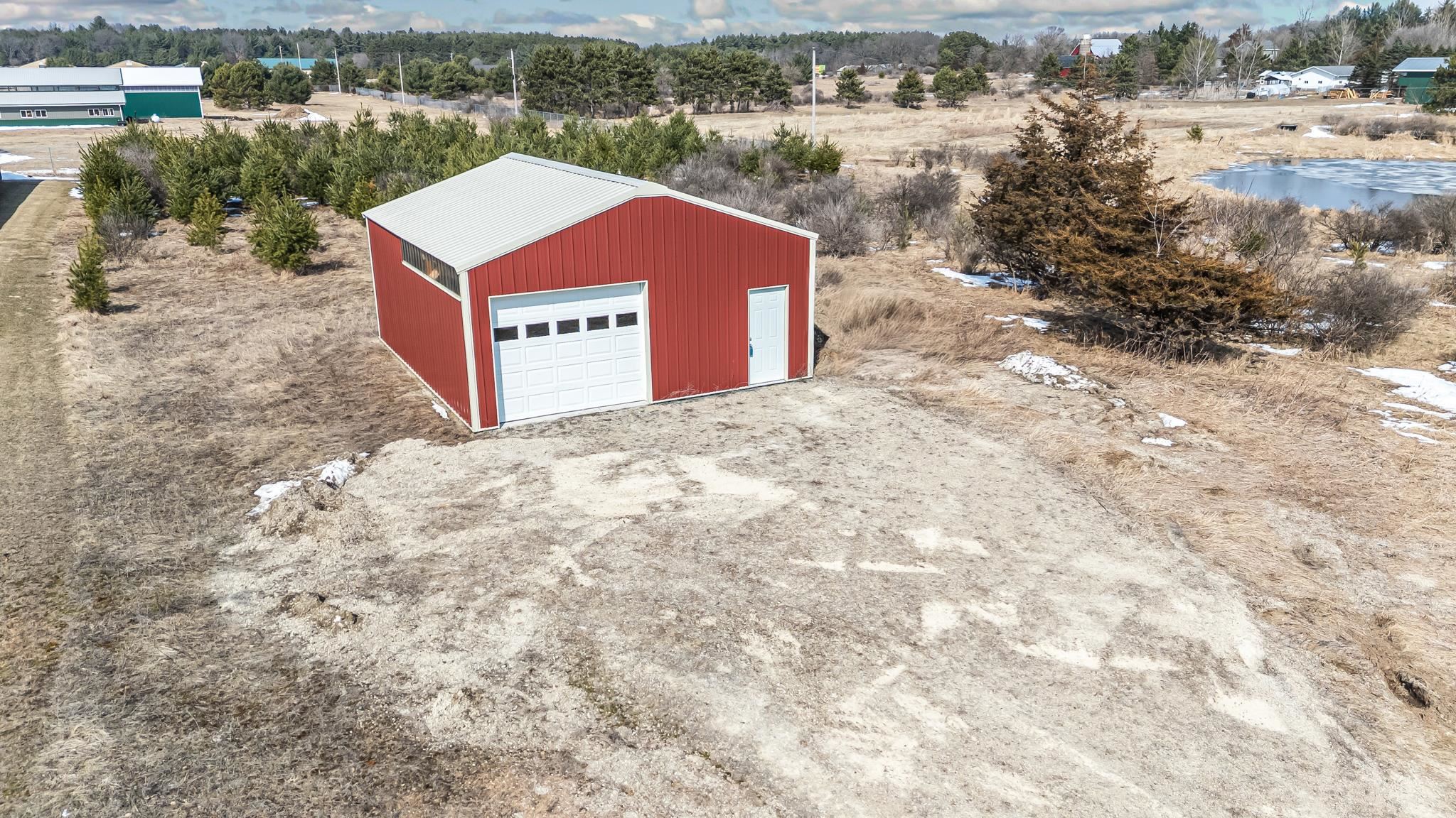 E2030 Polly Road Waupaca, WI 54981 - Photo 1 of 21