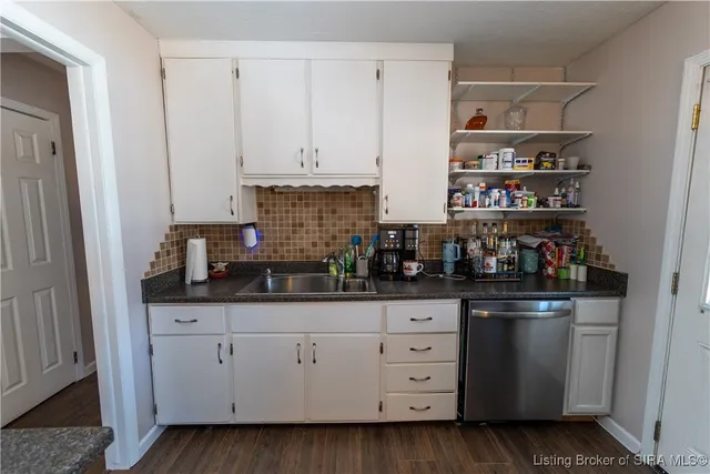 $235,000 | 313 Fairwood Drive, Jeffersonville, IN 47130