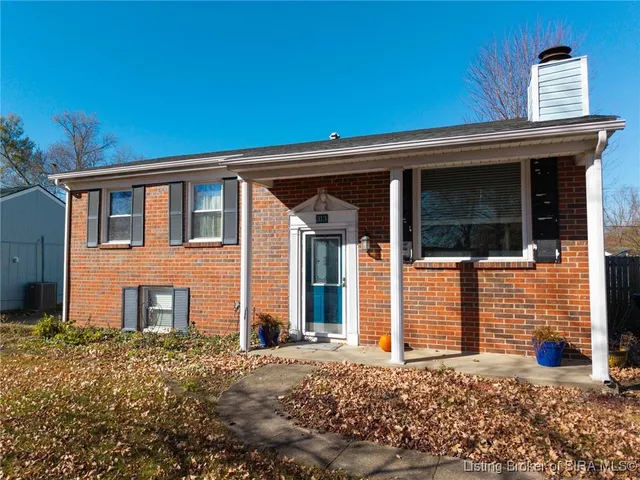 $235,000 | 313 Fairwood Drive, Jeffersonville, IN 47130