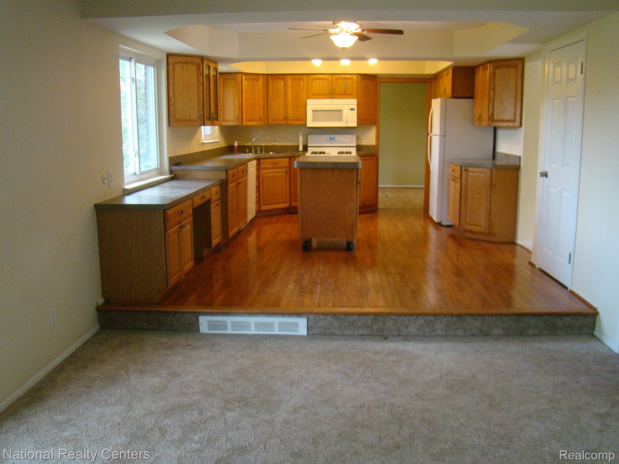 3607 Common Road Warren, MI 48092 - Photo 4 of 28 DSC04587.JPG