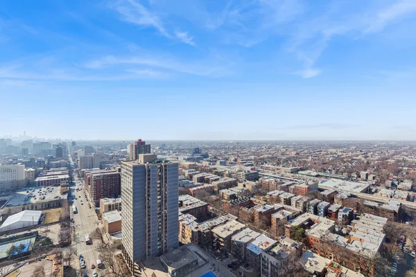 $355,500 | 5415 North Sheridan Road, Unit 3311, Chicago, IL 60640