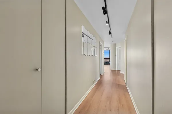 $355,500 | 5415 North Sheridan Road, Unit 3311, Chicago, IL 60640
