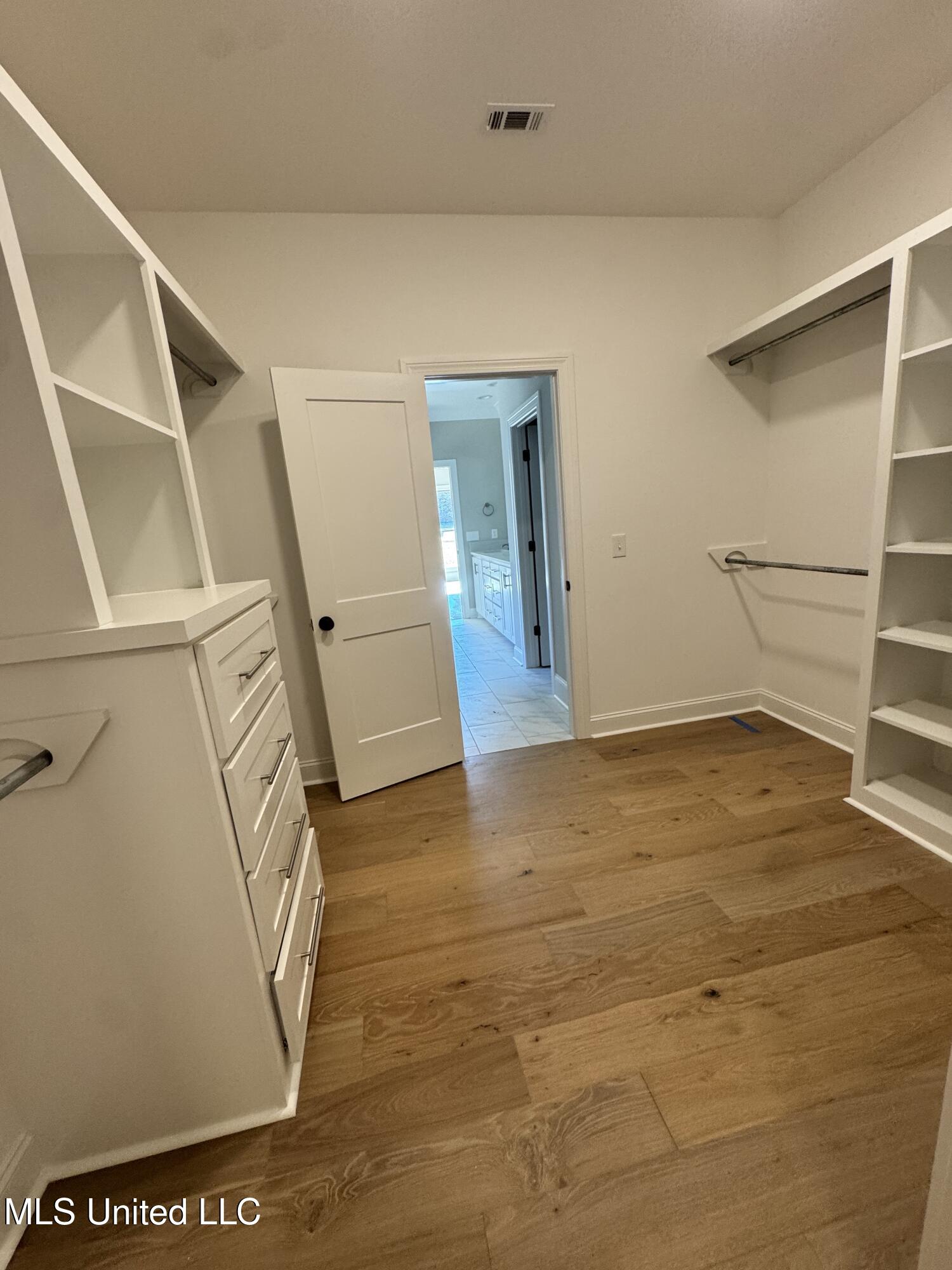 115 Southern Oak Way Canton, MS 39046 - Photo 24 of 32 115 master closet.