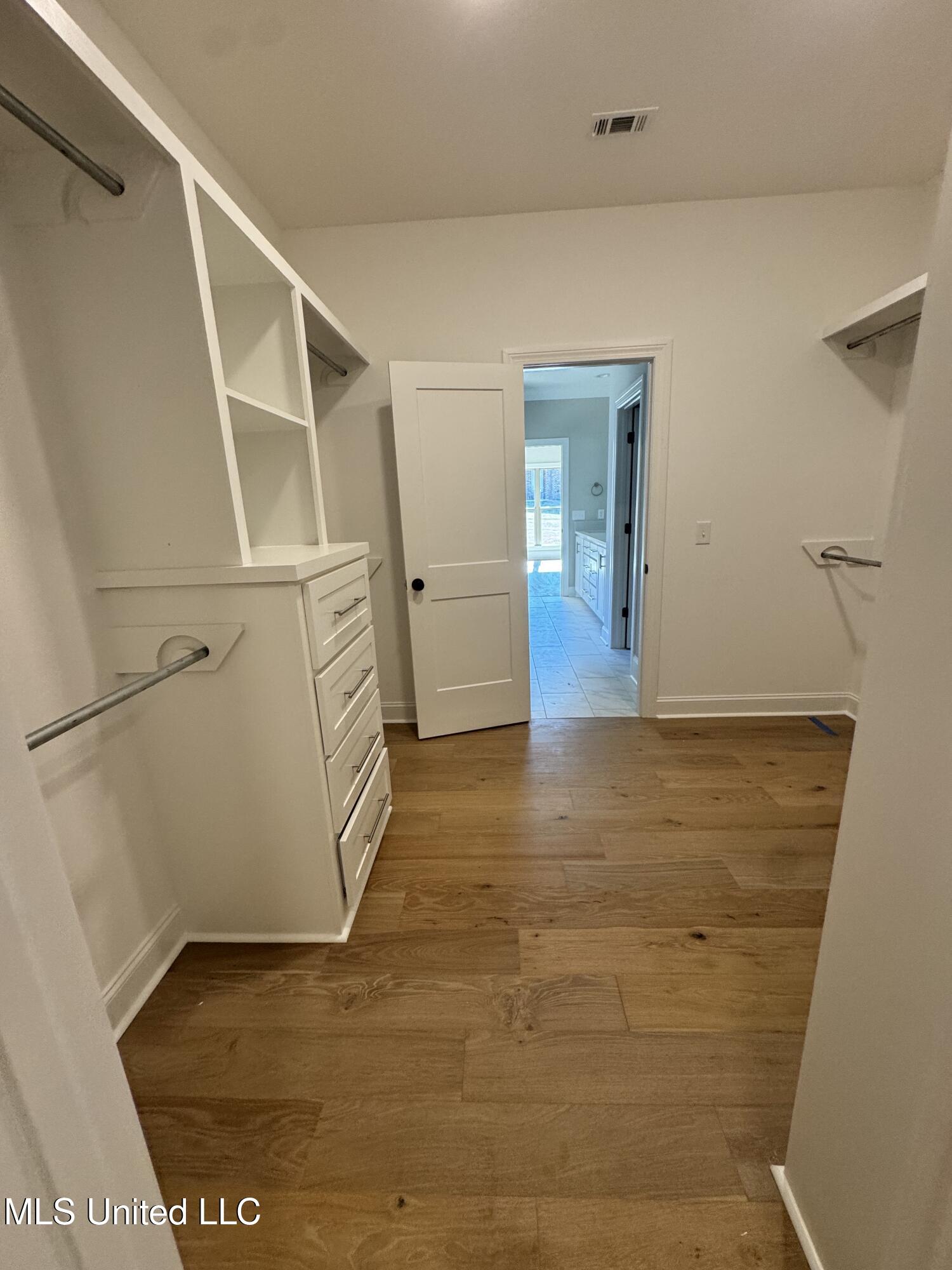 115 Southern Oak Way Canton, MS 39046 - Photo 25 of 32 115 master closet