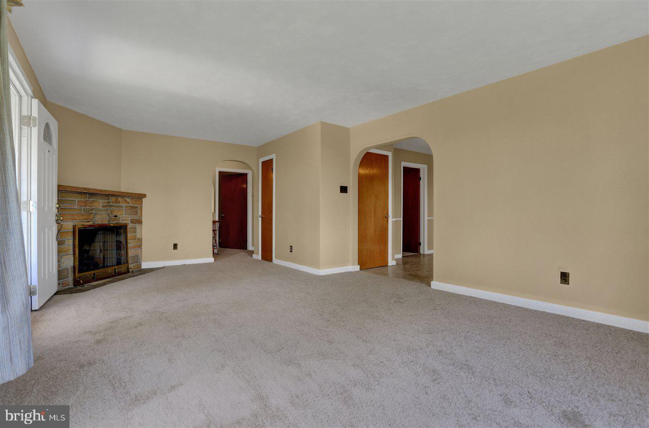 2288 Ridgewood Road York, PA 17402 - Photo 4 of 25 Gallery Image 4