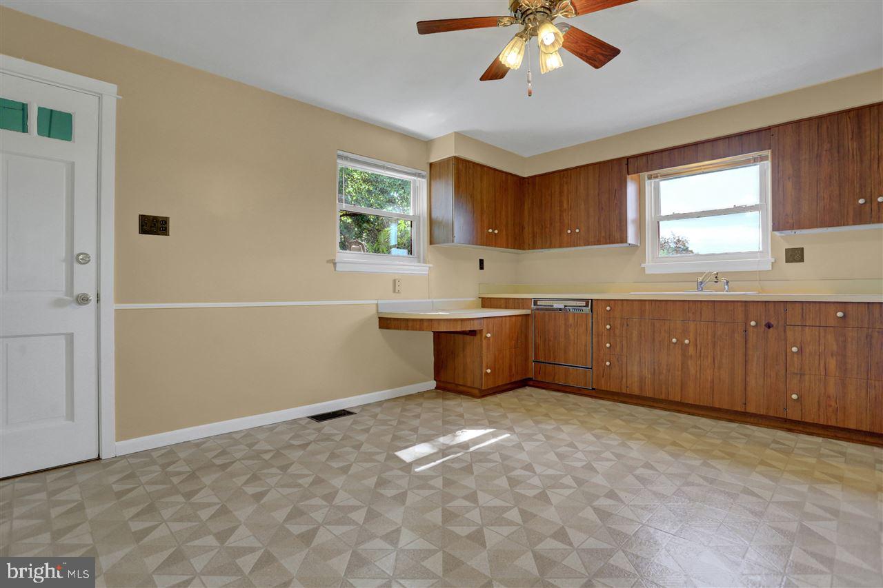 2288 Ridgewood Road York, PA 17402 - Photo 8 of 25 Gallery Image 8