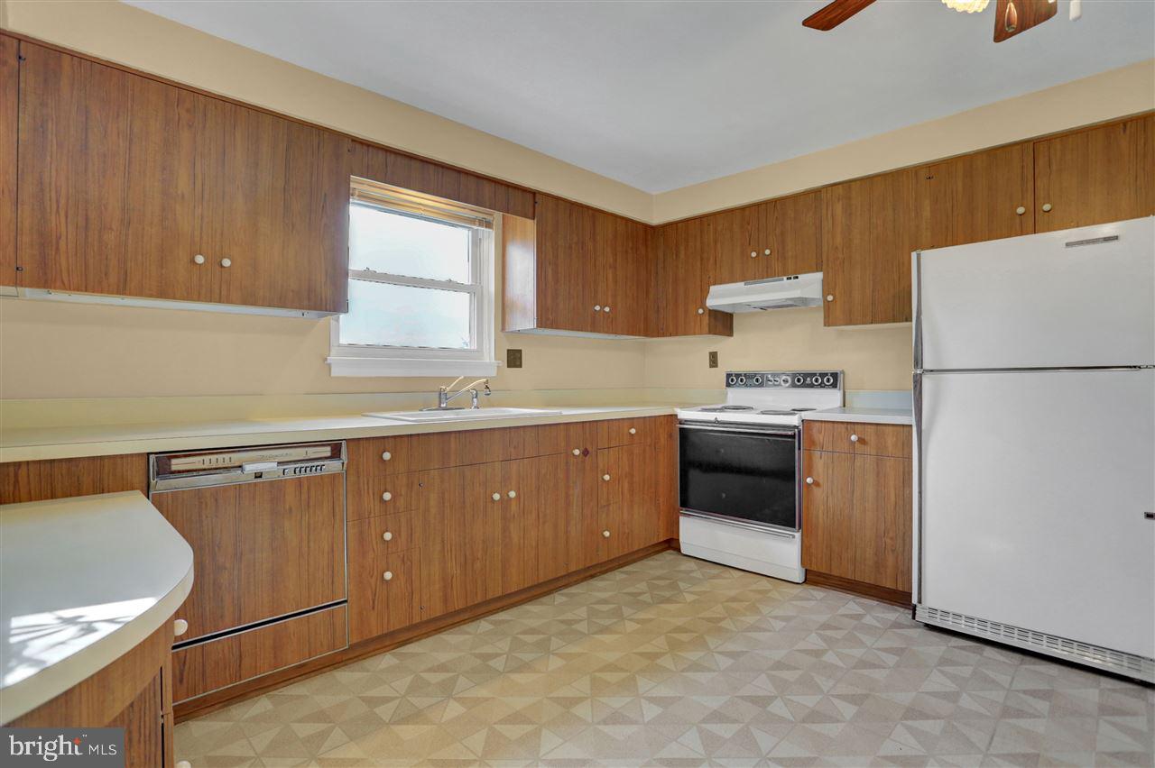 2288 Ridgewood Road York, PA 17402 - Photo 10 of 25 Gallery Image 10