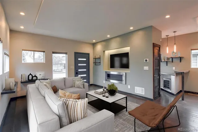 $4,000 | 2798 South Lincoln Street, Englewood, CO 80113