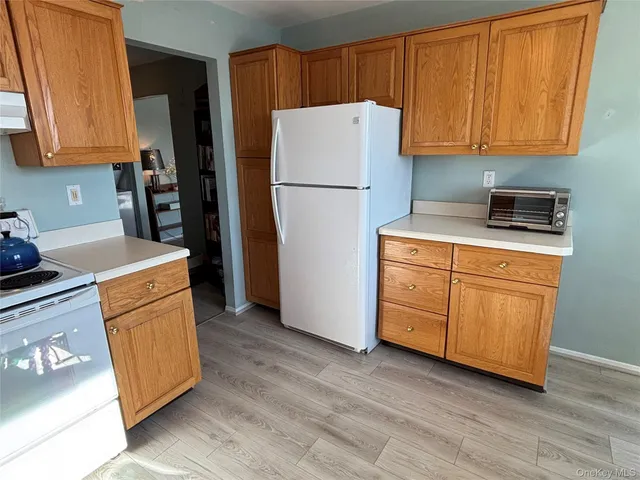 $322,900 | 678 Sierra Vista Lane, Valley Cottage, NY 10989