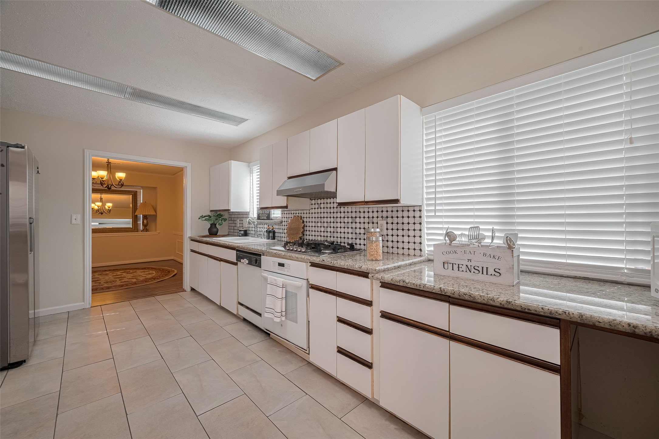 7914 Roos Road Houston, TX 77036 - Photo 22 of 50
