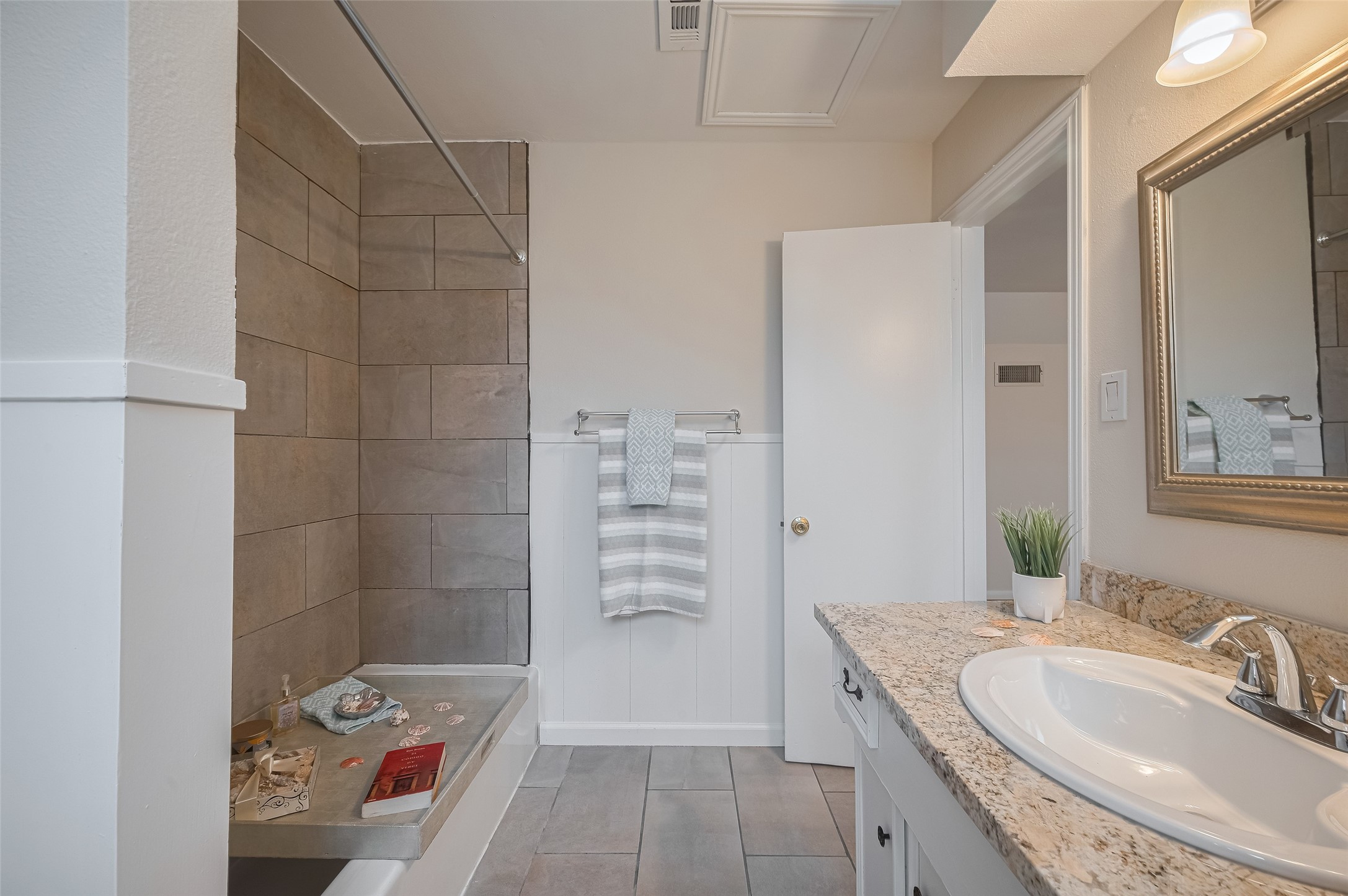 7914 Roos Road Houston, TX 77036 - Photo 31 of 50