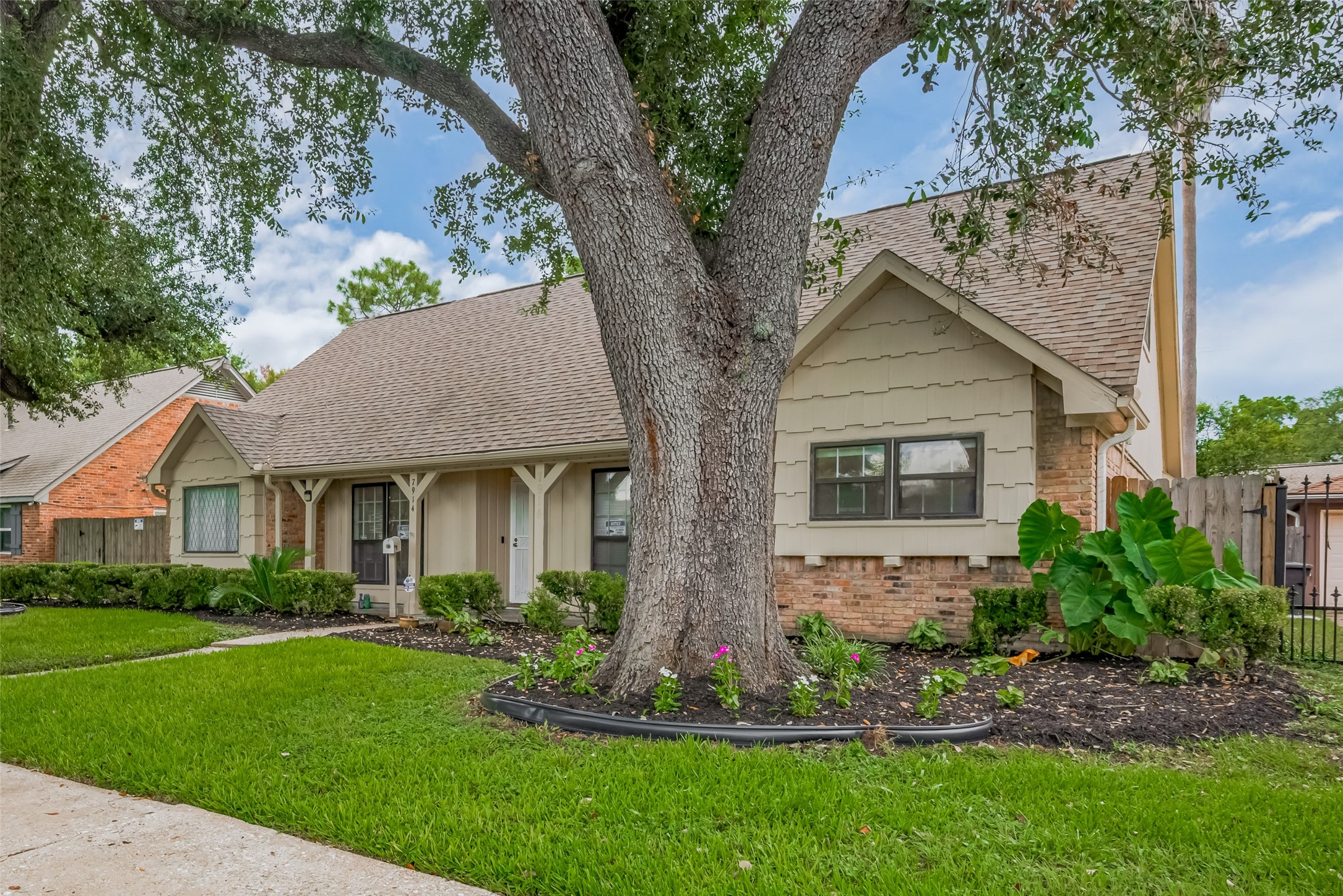7914 Roos Road Houston, TX 77036 - Photo 4 of 50
