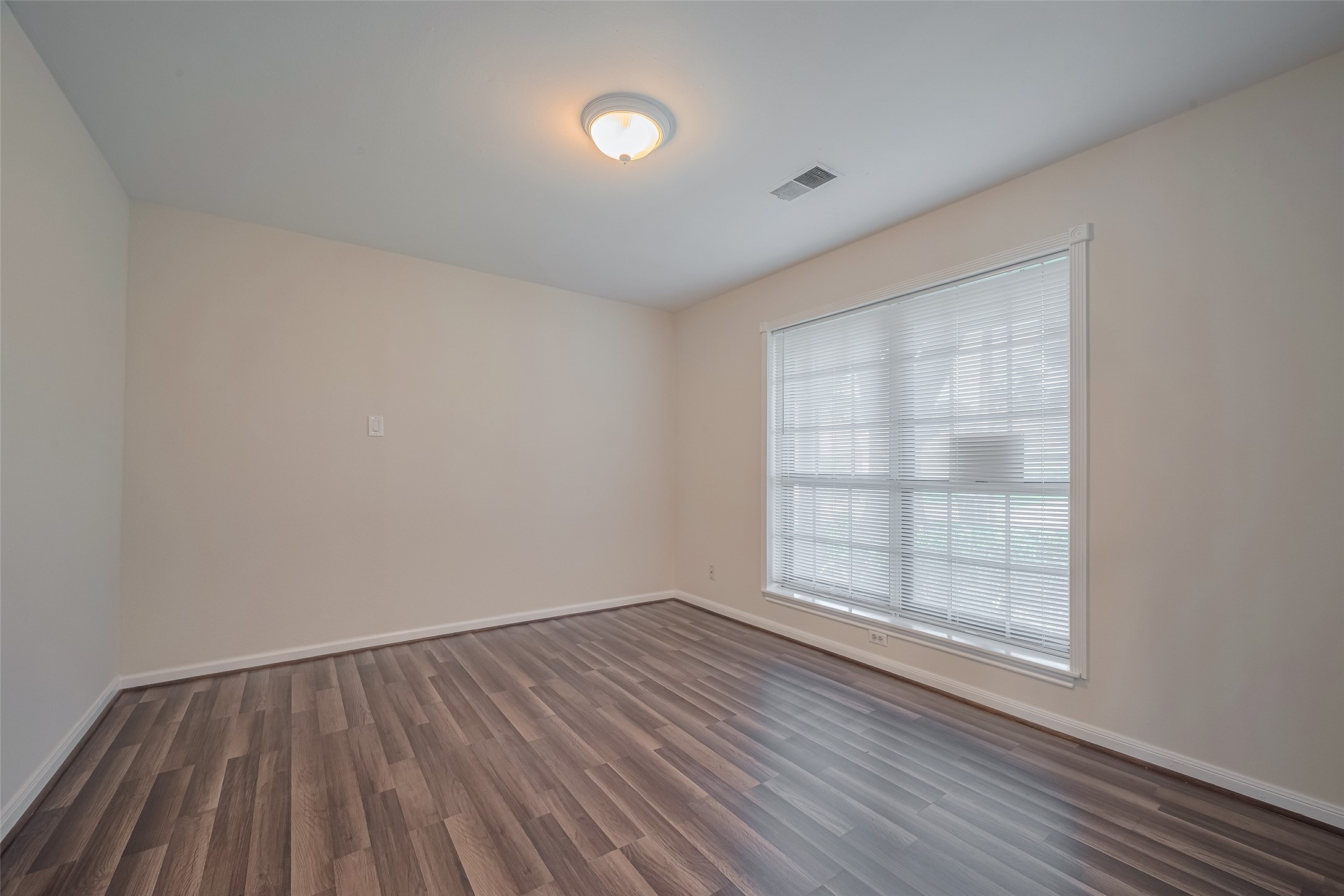 7914 Roos Road Houston, TX 77036 - Photo 8 of 50