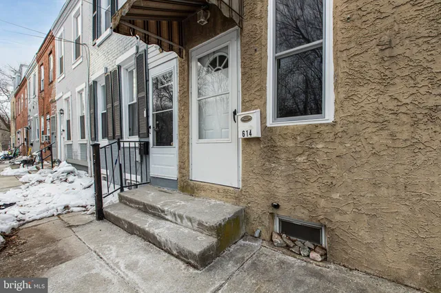 $1,350 | 614 Clark Street, New Castle, DE 19720