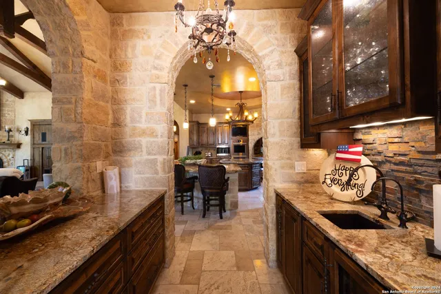 $3,750,000 | 14454 Santa Rita, Helotes, TX 78023
