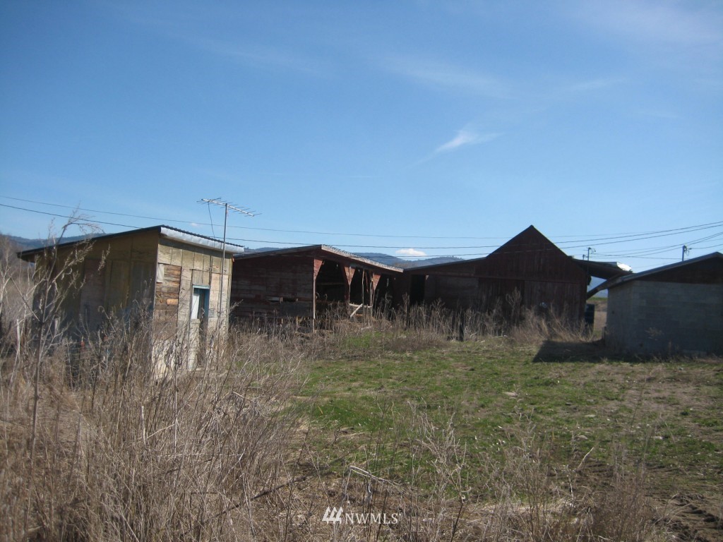 64 Woods Road Omak, WA 98841 - Photo 5 of 6