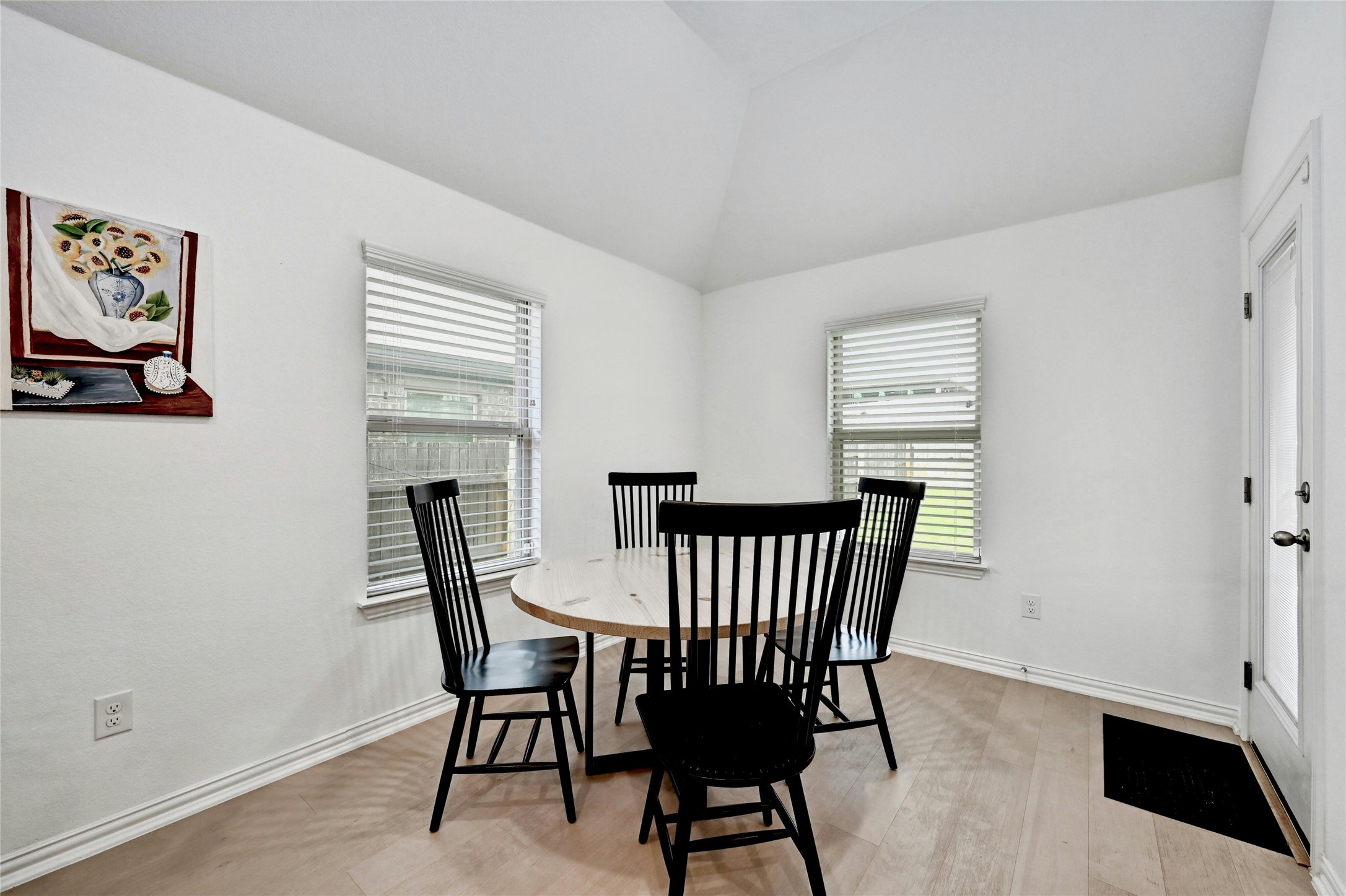 757 Cherrystone Loop Buda, TX 78610 - Photo 15 of 33 Dining area
