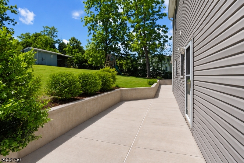 46 Ideal Street Gillette, NJ 07933 - Photo 17 of 47
