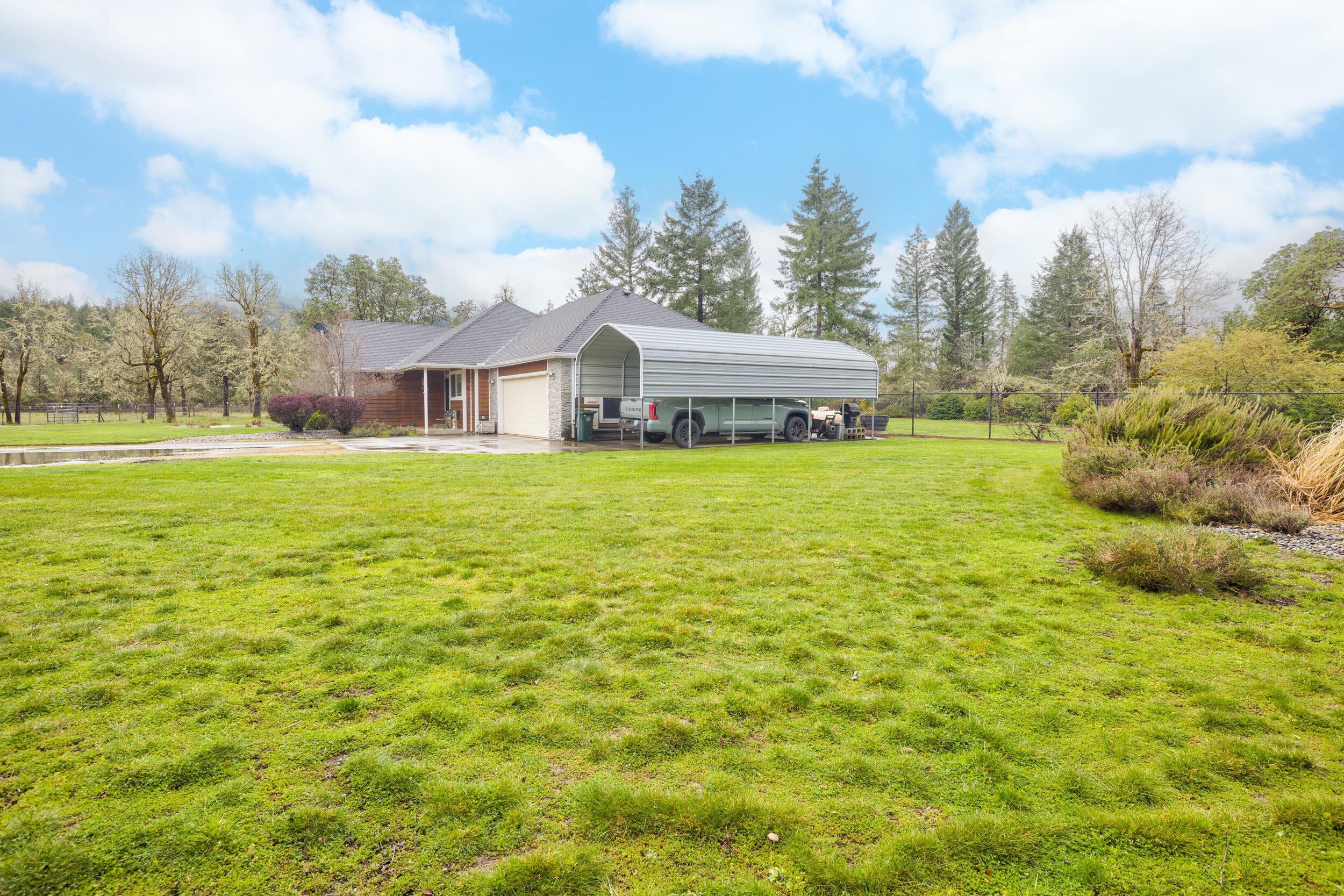 1570 Dick George Road Cave Junction, OR 97523 - Photo 4 of 41 Front View