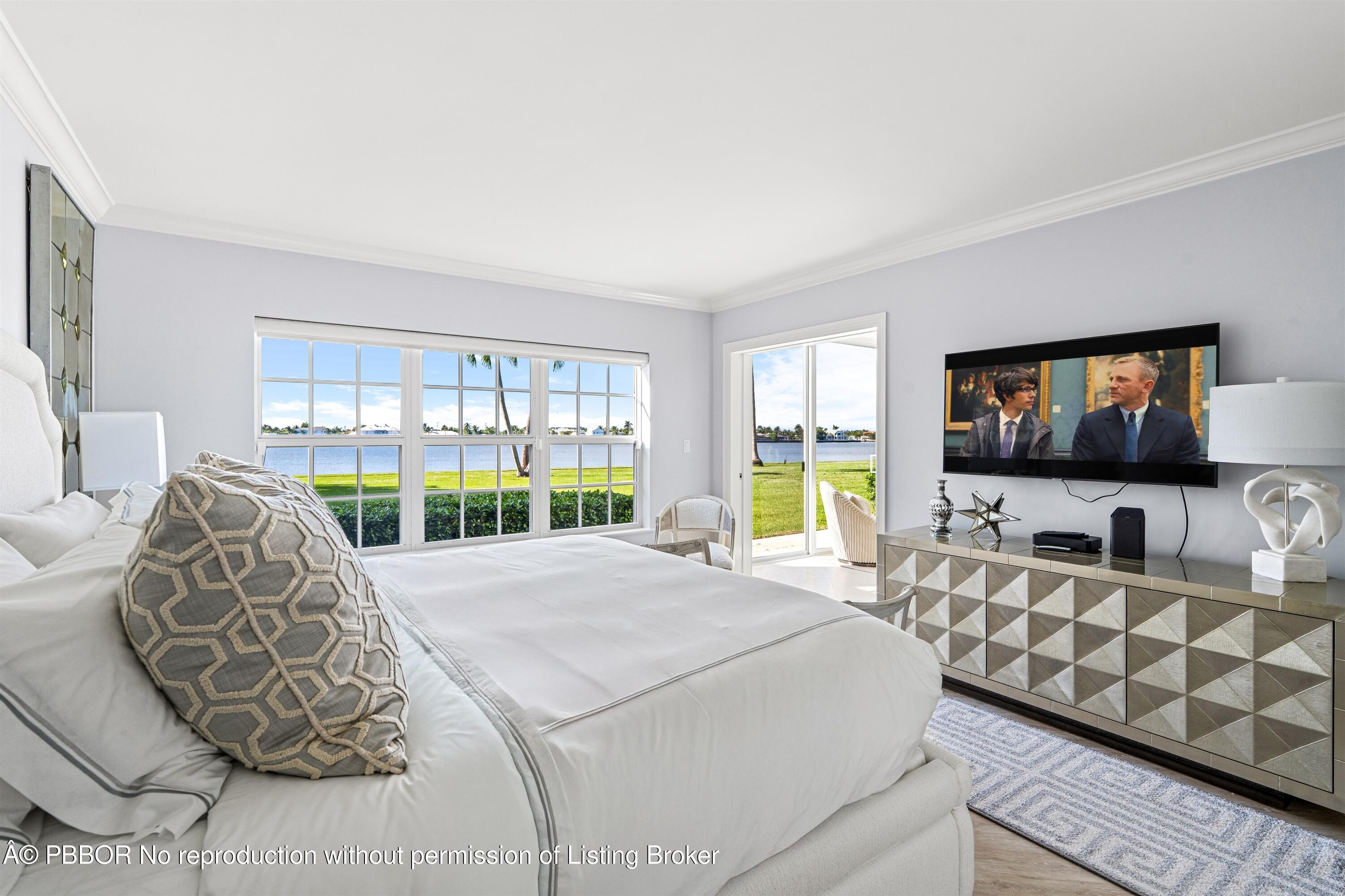 2170 Ibis Isle Road, Unit 1 Palm Beach, FL 33480 - Photo 12 of 14 PRIMARY_BEDROOM_TO_VIEW_DT