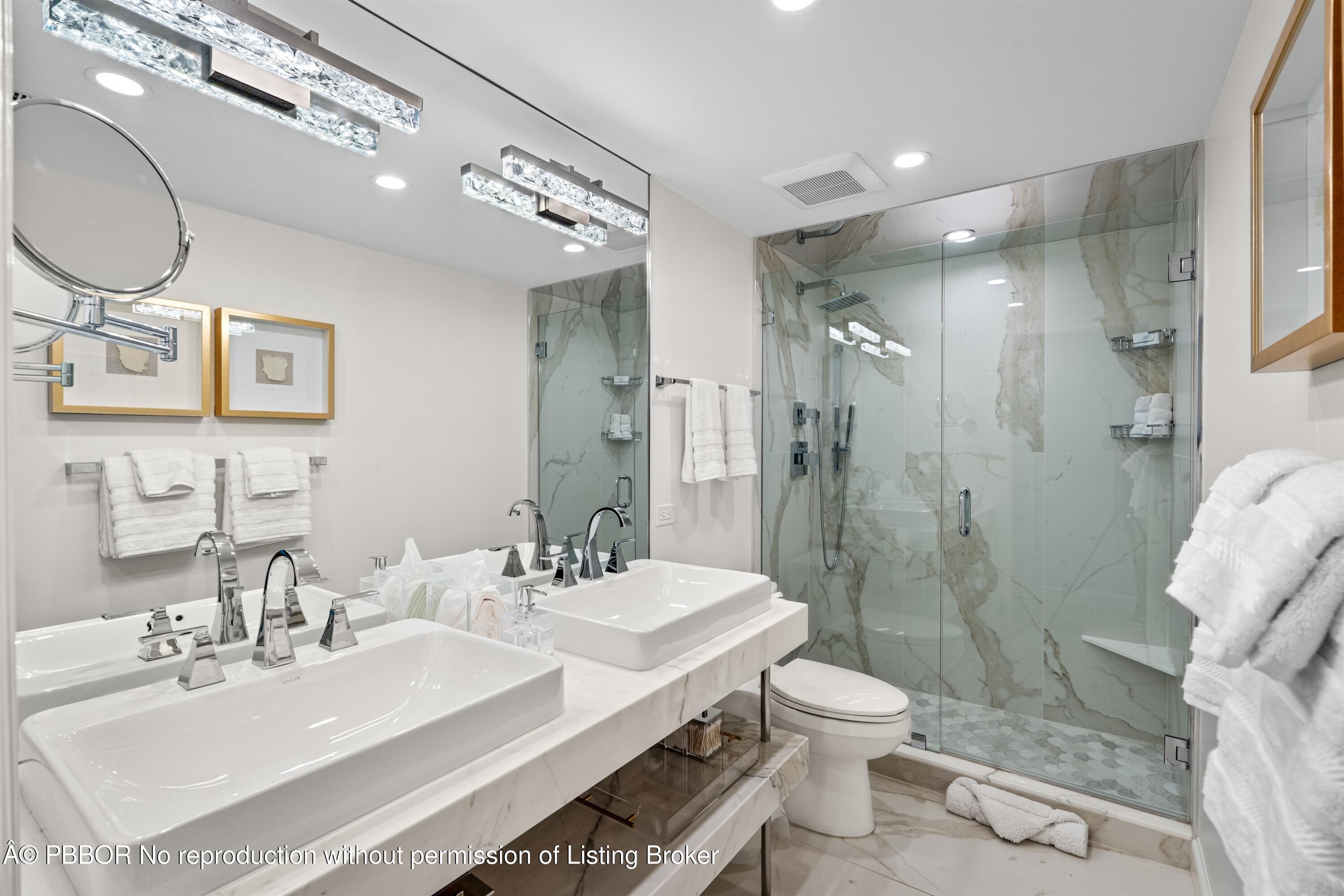 2170 Ibis Isle Road, Unit 1 Palm Beach, FL 33480 - Photo 13 of 14 BATHROOM_2_DT