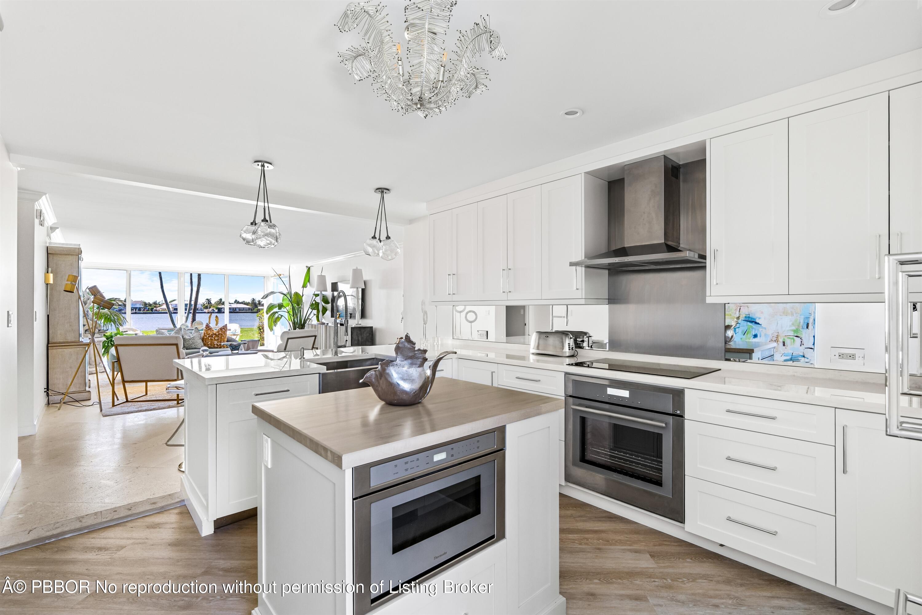 2170 Ibis Isle Road, Unit 1 Palm Beach, FL 33480 - Photo 6 of 14 KITCHEN_RIGHT_DT