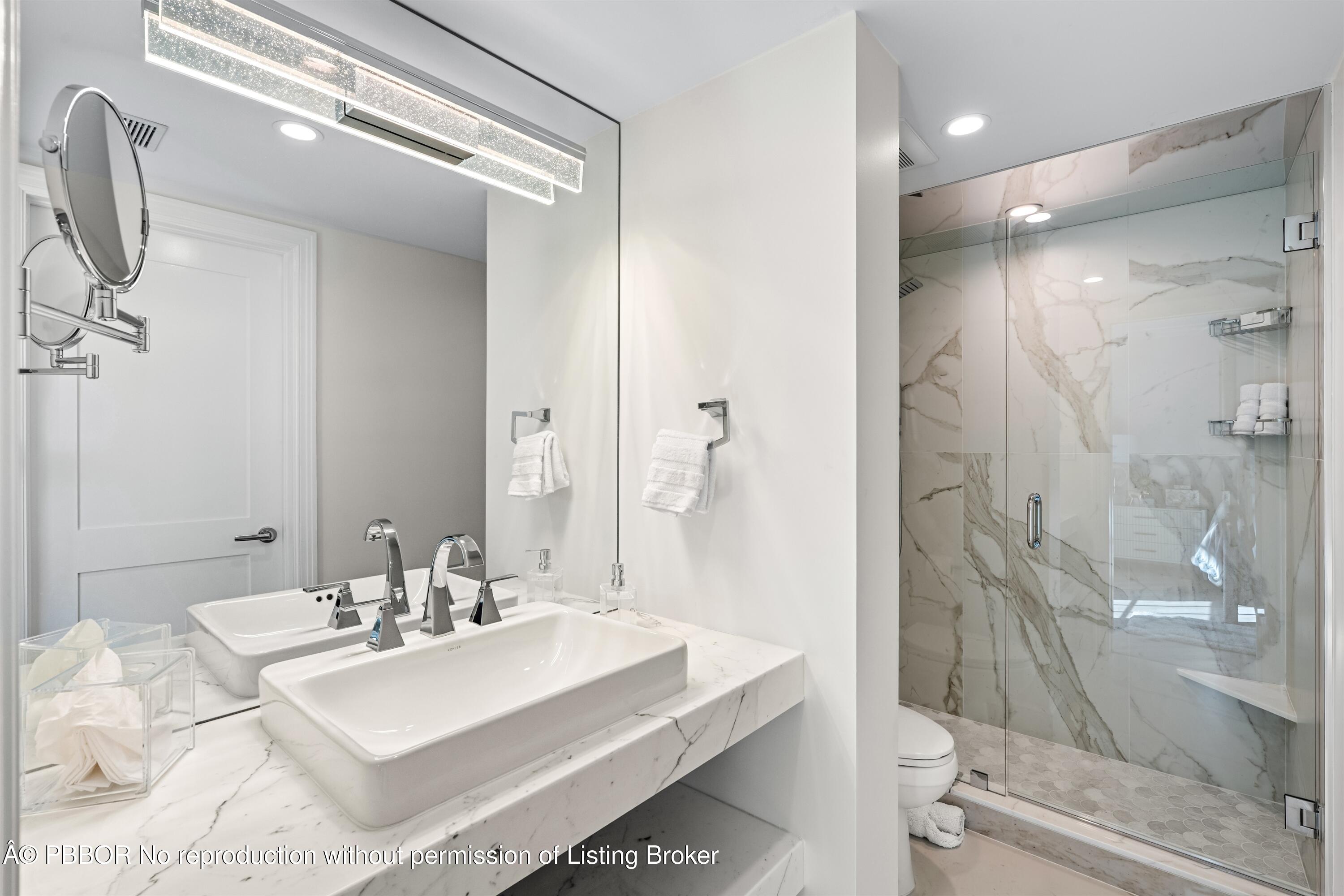 2170 Ibis Isle Road, Unit 1 Palm Beach, FL 33480 - Photo 10 of 14 BATHROOM_1_DT